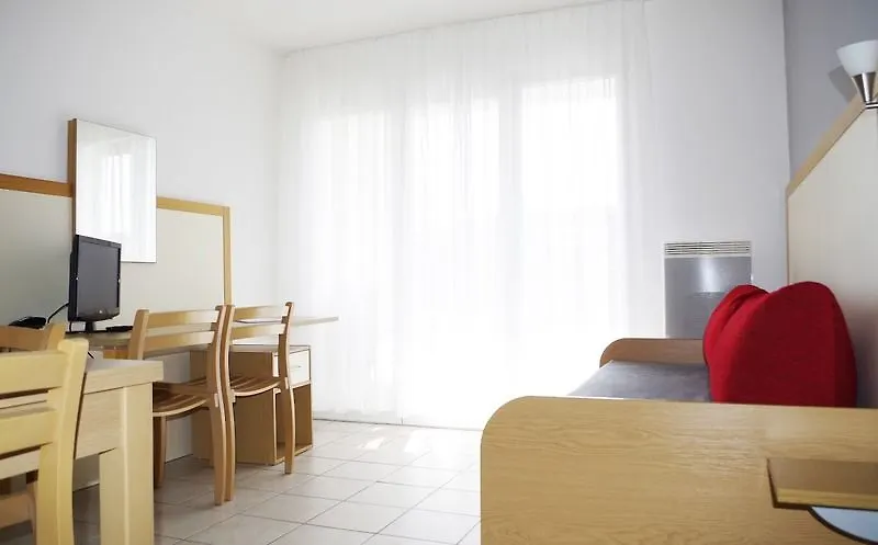 Zenitude Hôtel-Résidences La Versoix Divonne-les-Bains 3*,