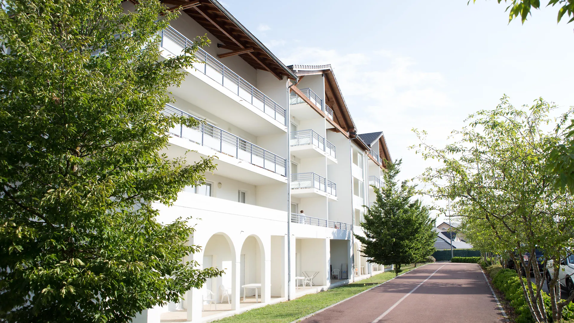 Comfort Aparthotel Divonne La Versoix 3*, Divonne-les-Bains